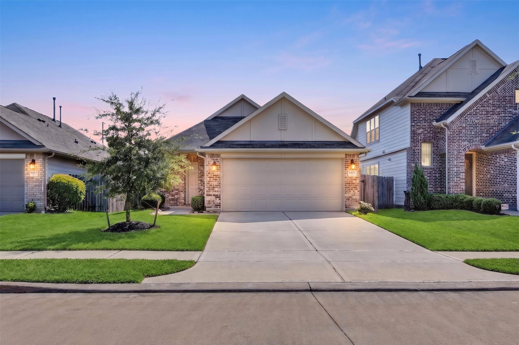 8811 Trenton Landing Lane Property Photo 1