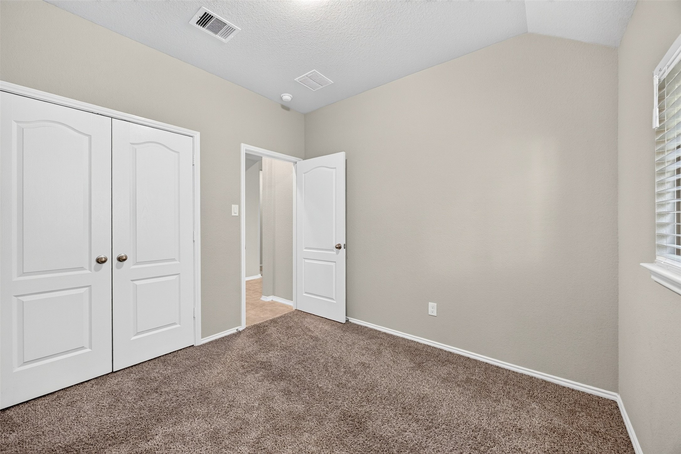 8811 Trenton Landing Lane Property Photo 8