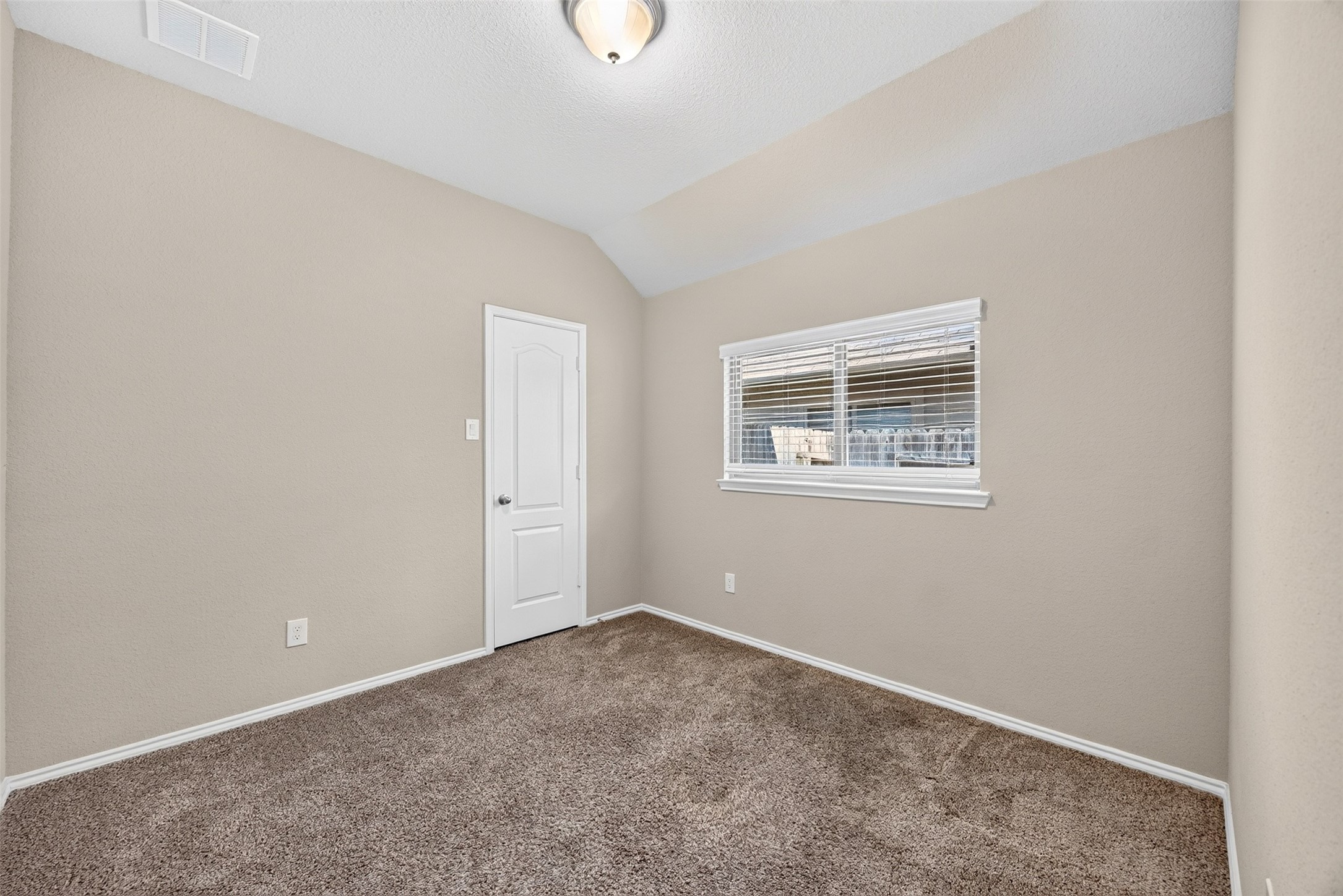 8811 Trenton Landing Lane Property Photo 9