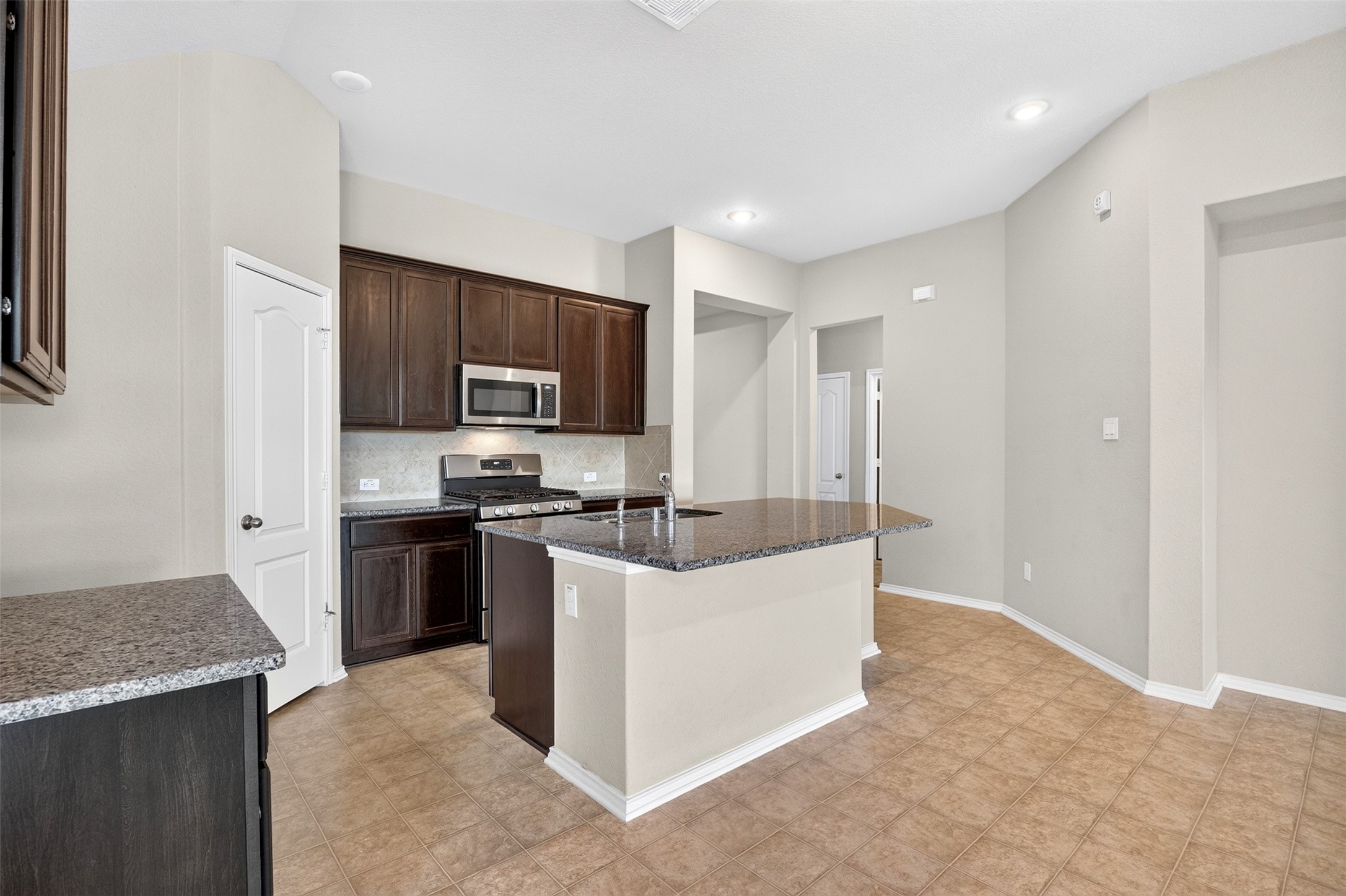 8811 Trenton Landing Lane Property Photo 15