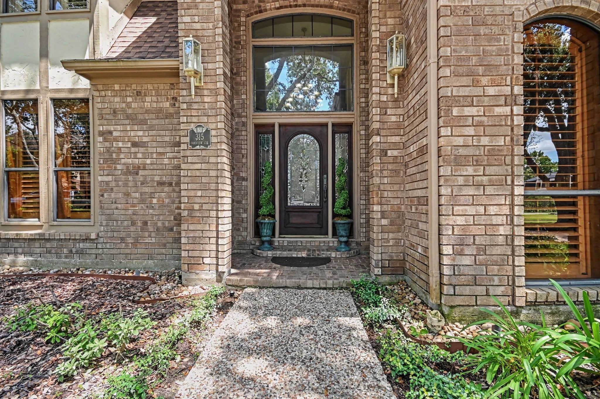 315 Oakview Circle Property Photo 4
