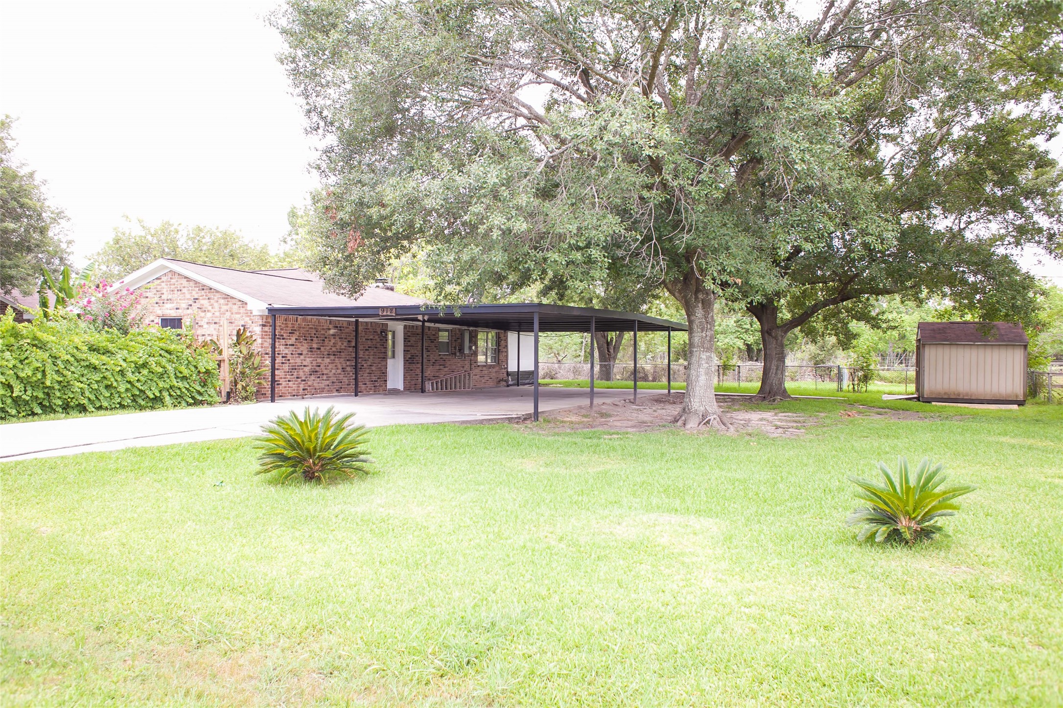 912 Robinson Road Property Photo 4