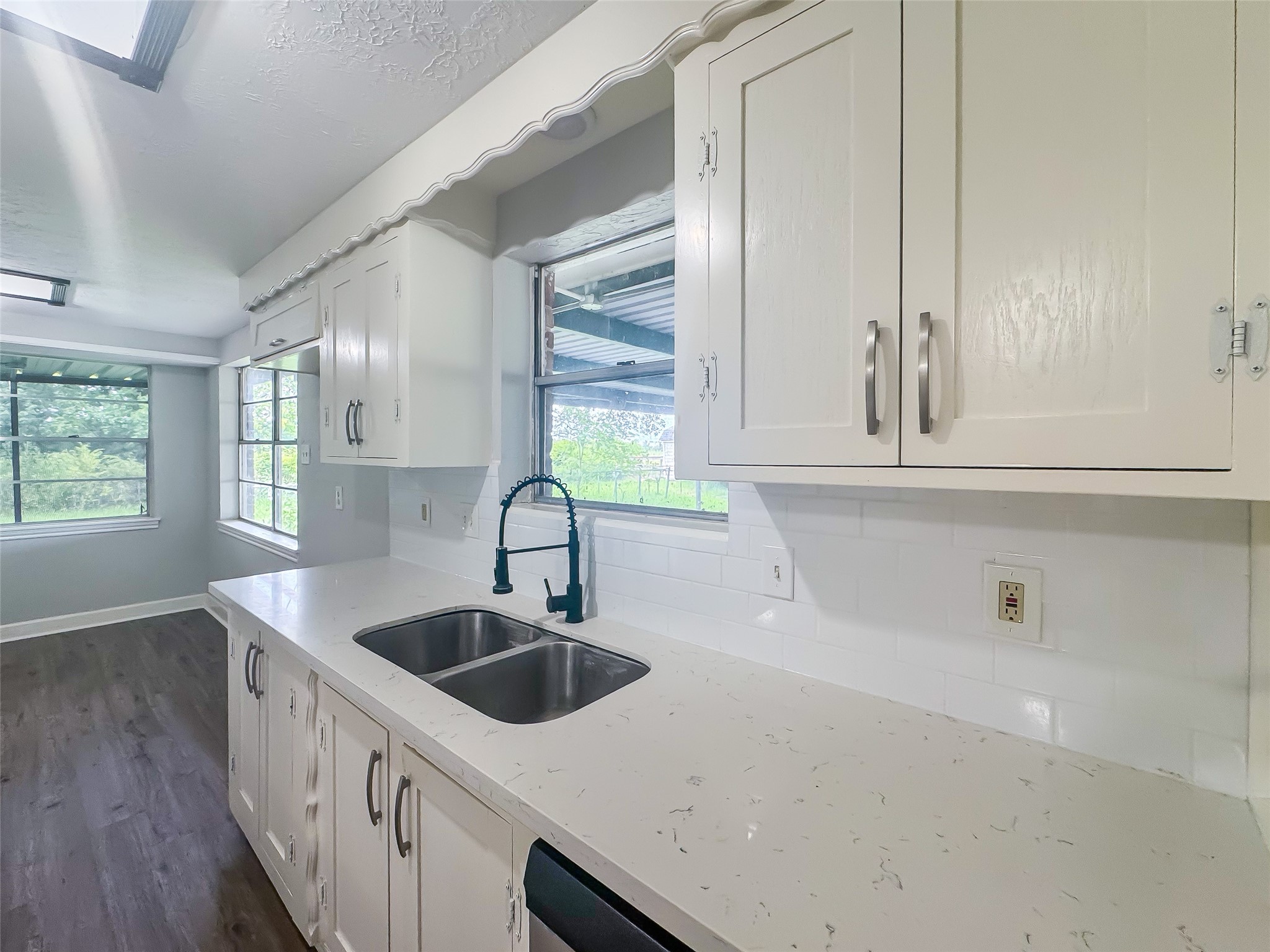912 Robinson Road Property Photo 10