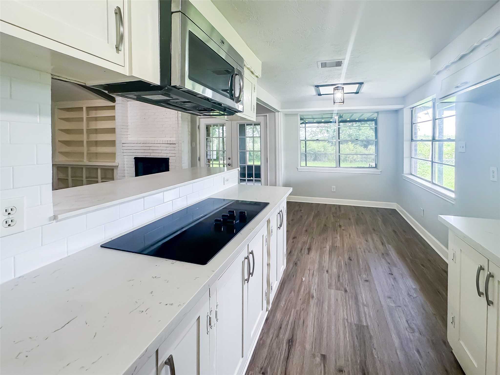 912 Robinson Road Property Photo 11