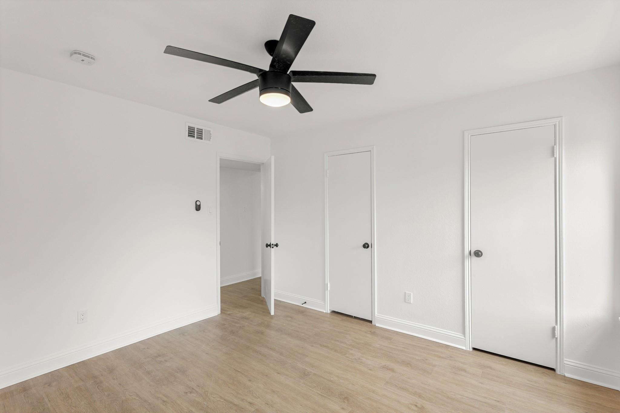 355 N Post Oak Lane 839 Property Photo 12