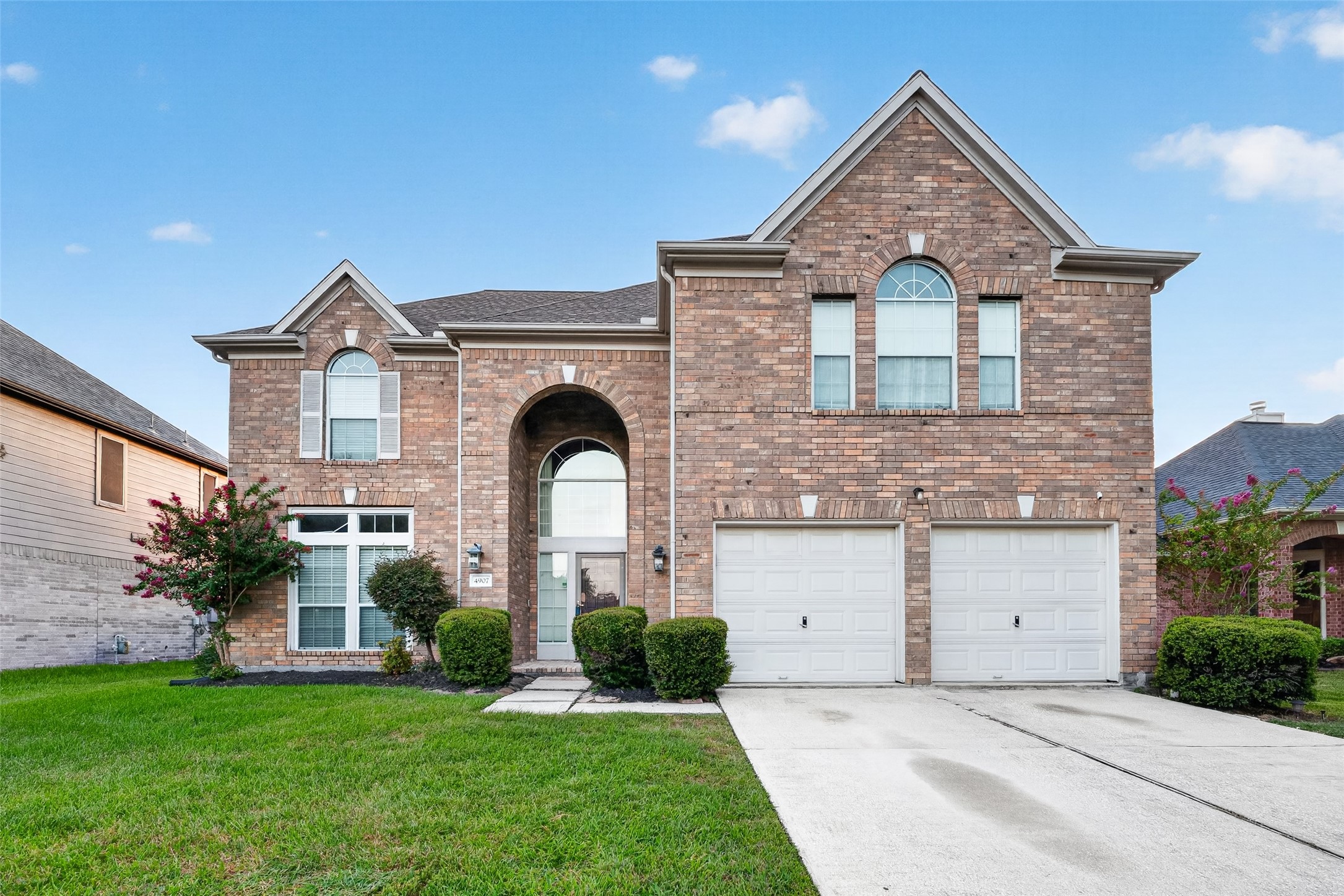 4907 Elmwood Court Property Photo 1