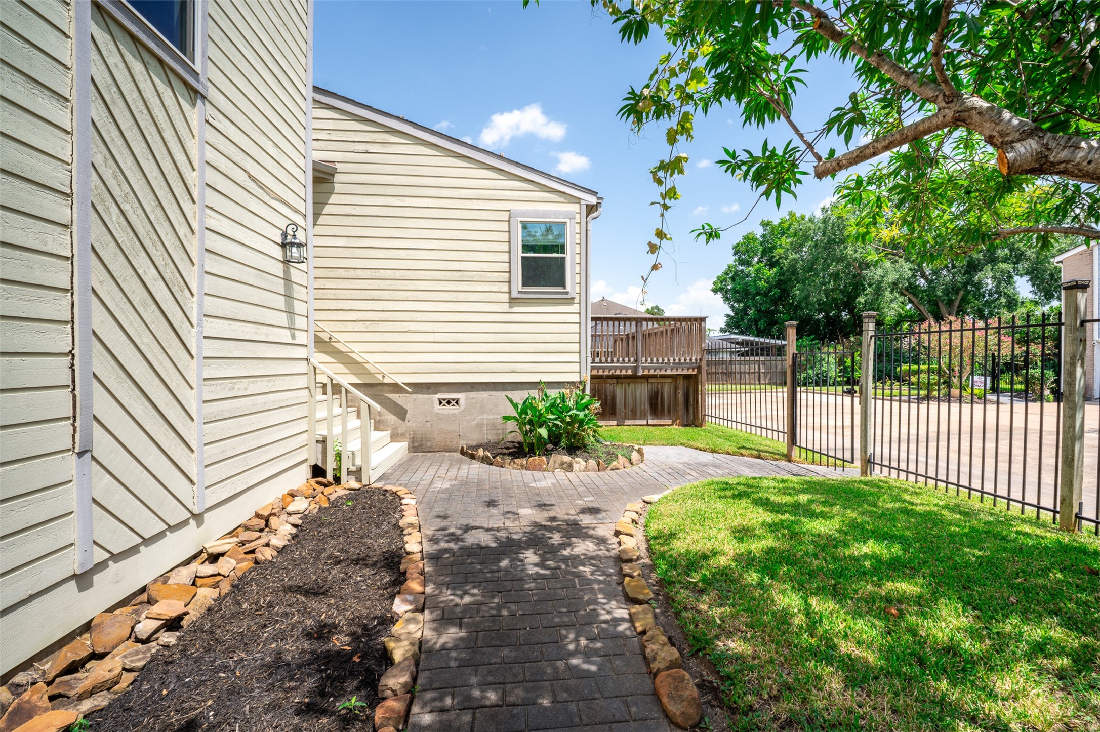 2402 Intrepid Way Property Photo 9