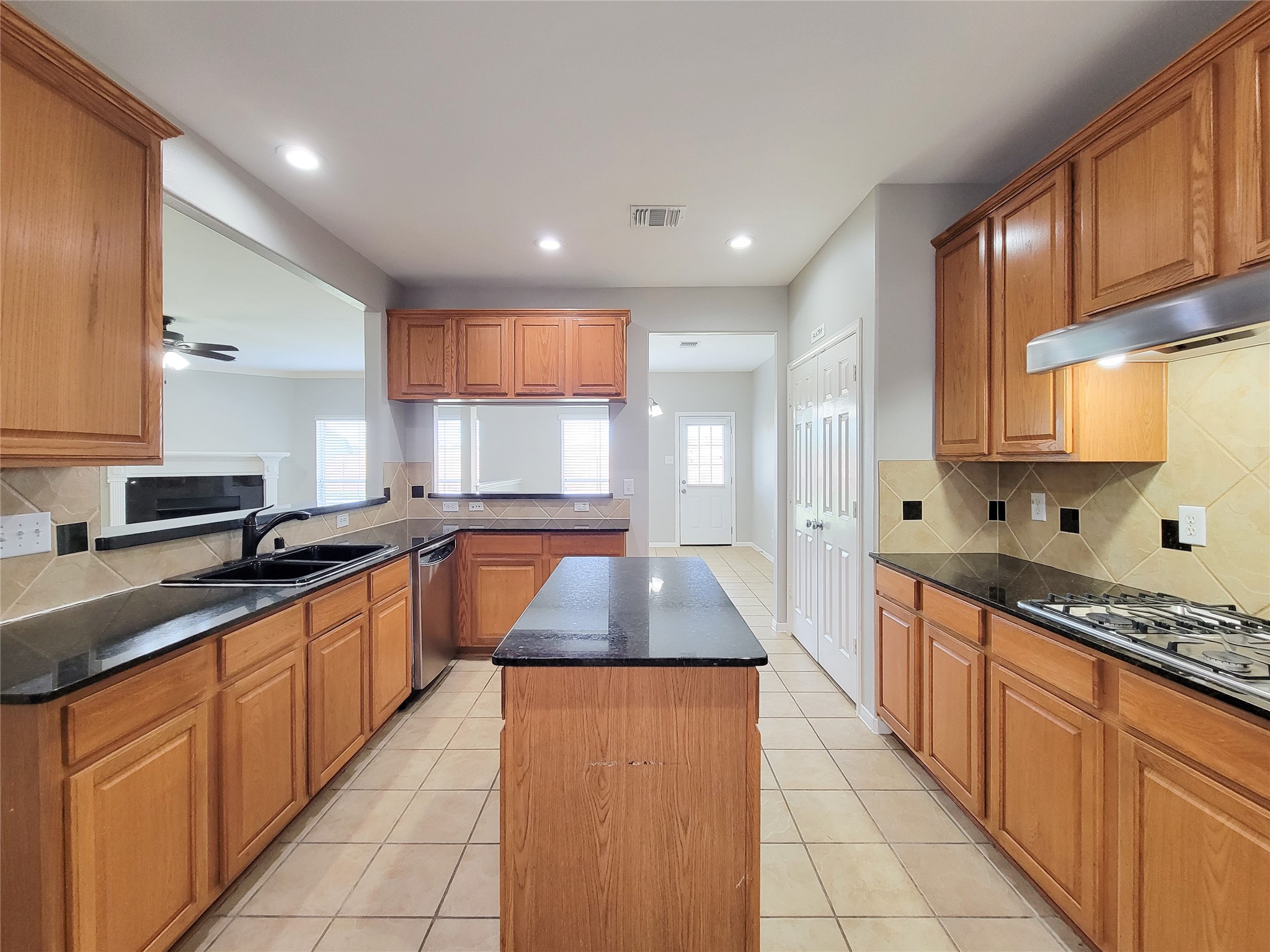20710 Mansfield Bay Lane Property Photo 18