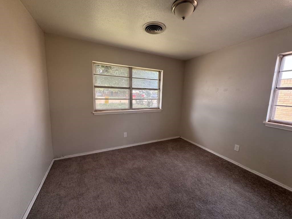5431 45th Street Property Photo 10