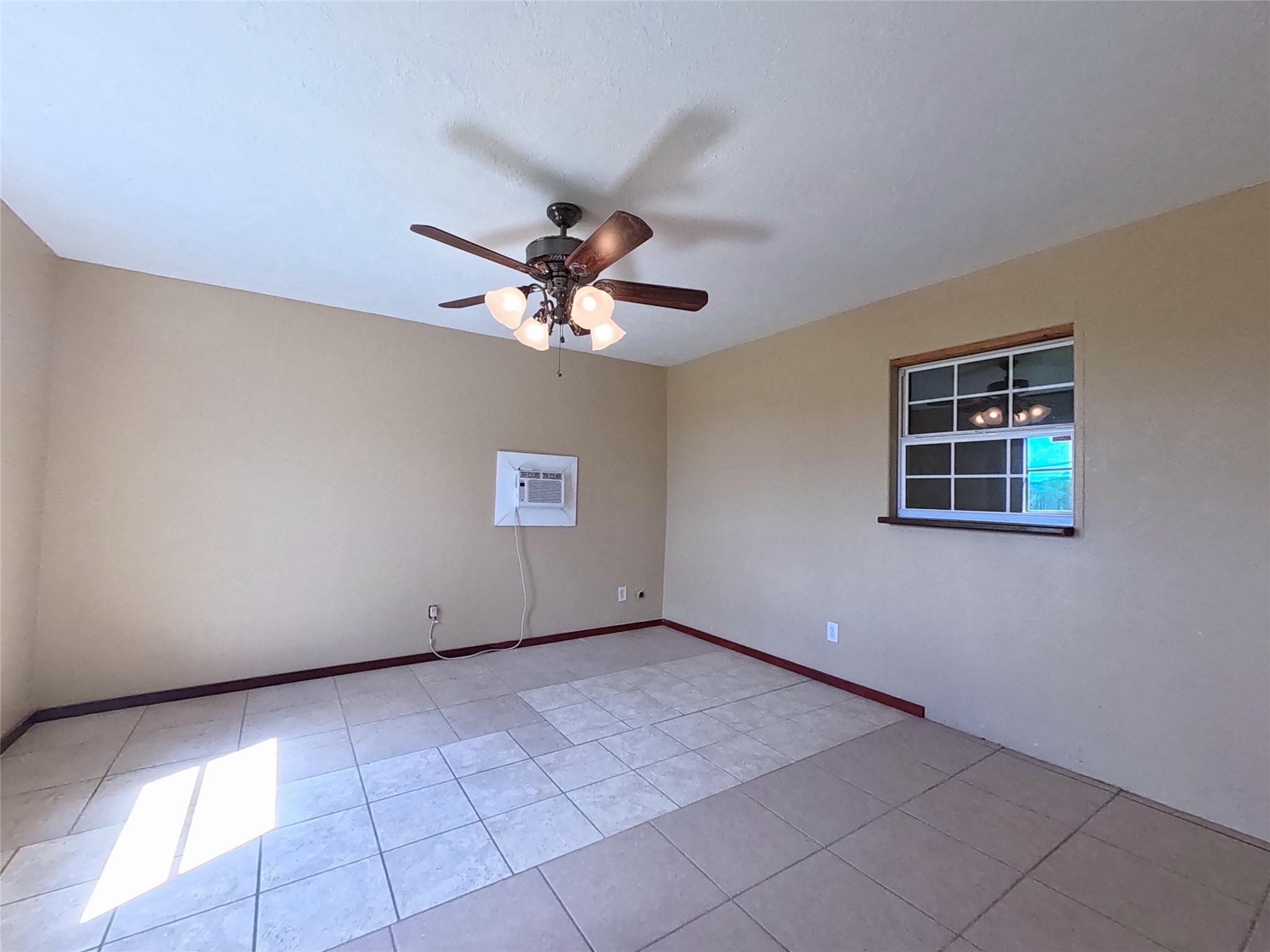 138 Blanchard Loop Property Photo 3