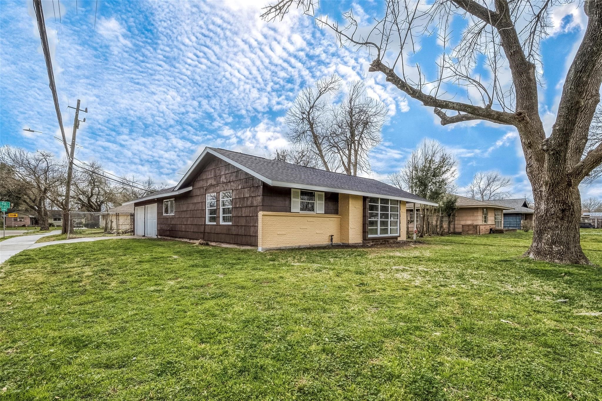 5874 Reed Road Property Photo 1