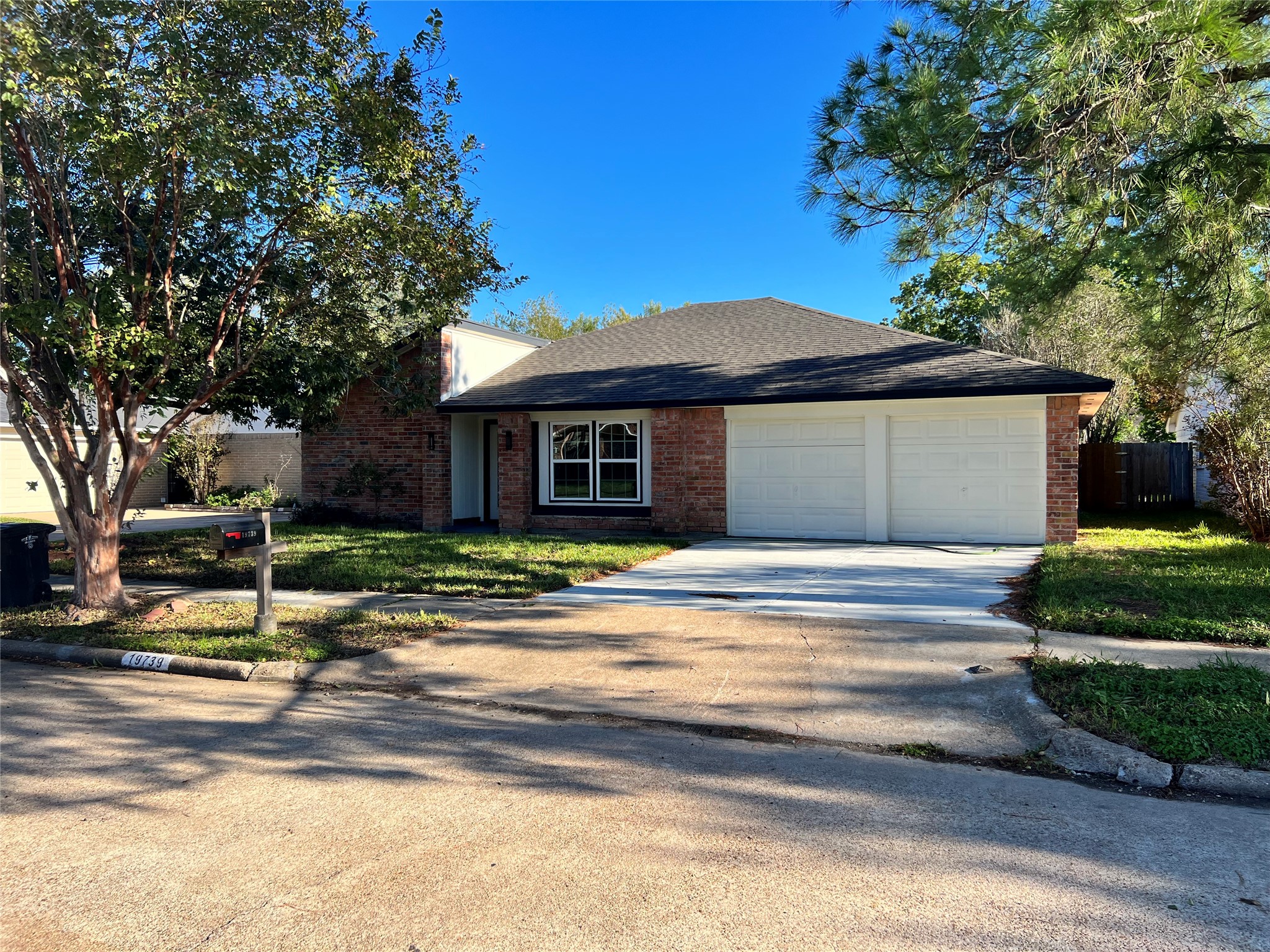 19739 Moonhollow Drive Property Photo 1