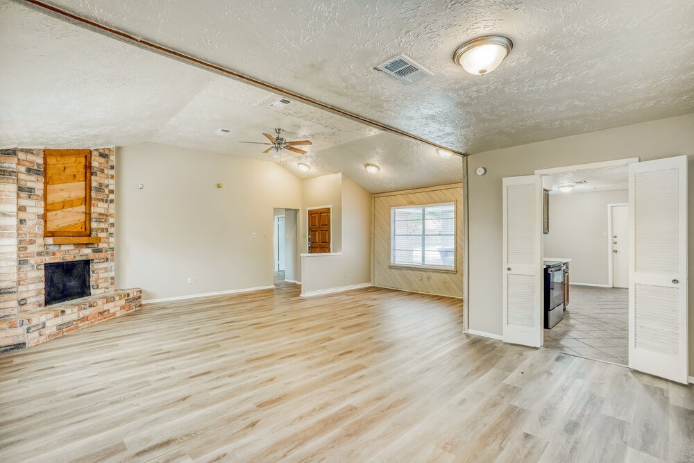 8403 Quail Burg Lane Property Photo 6