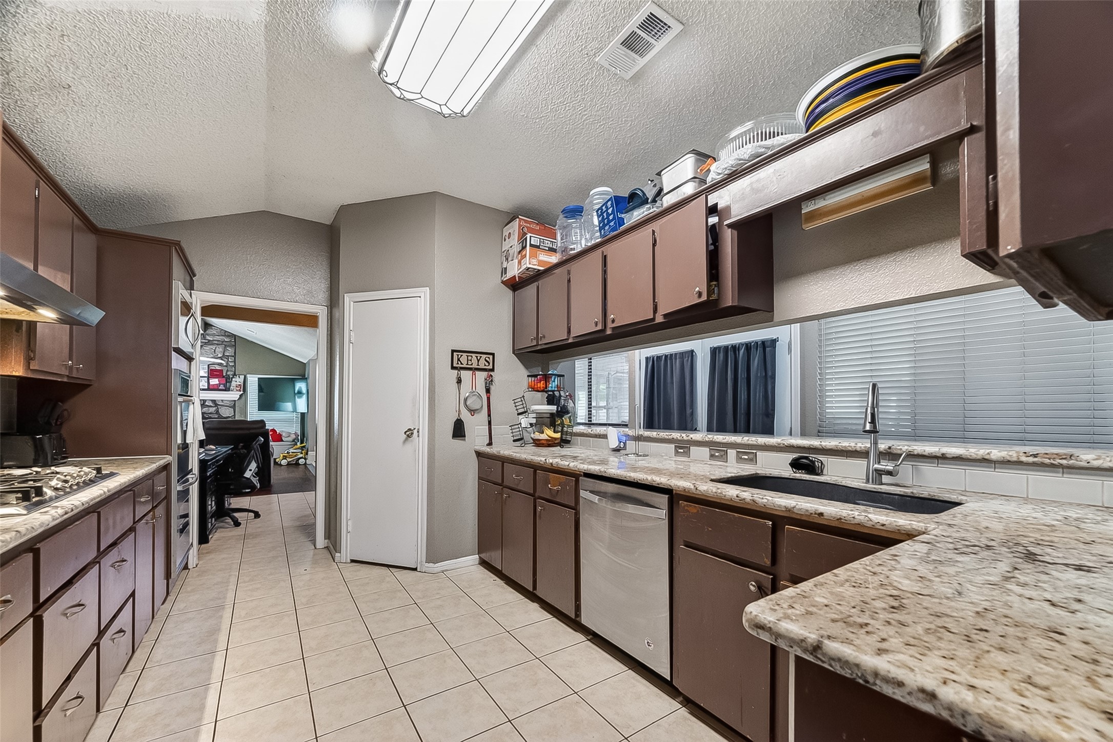12811 Hidden Castle Drive Property Photo 11