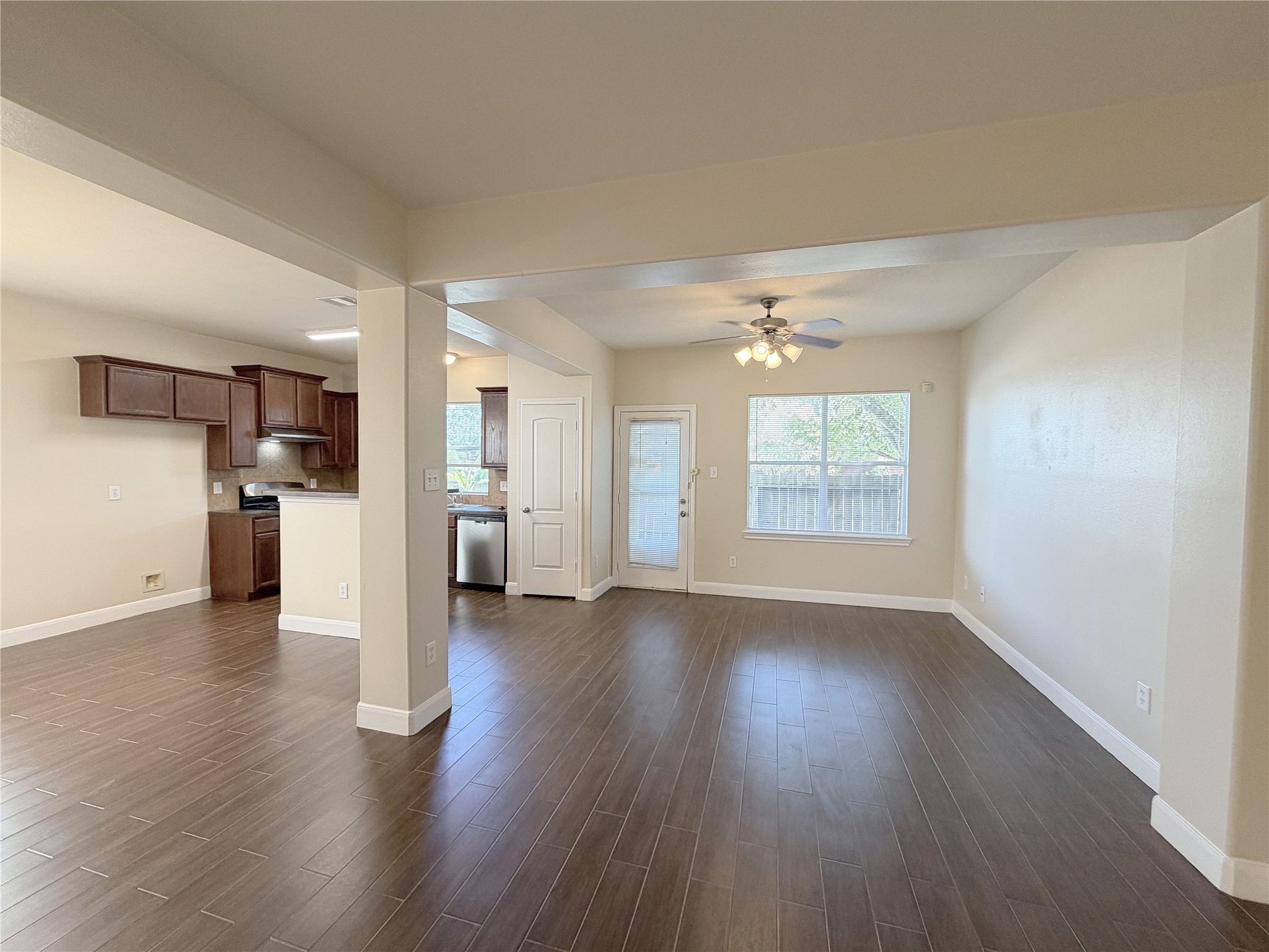 12543 S Ashford Villa Lane Property Photo 3