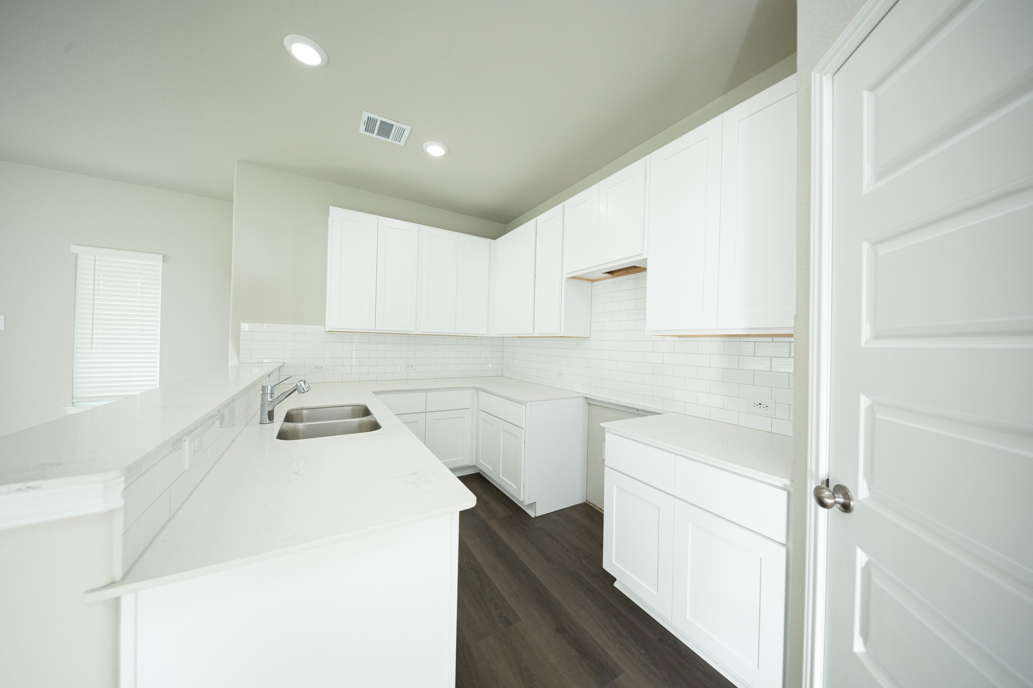 9209 Crestone Peak Drive Property Photo 6