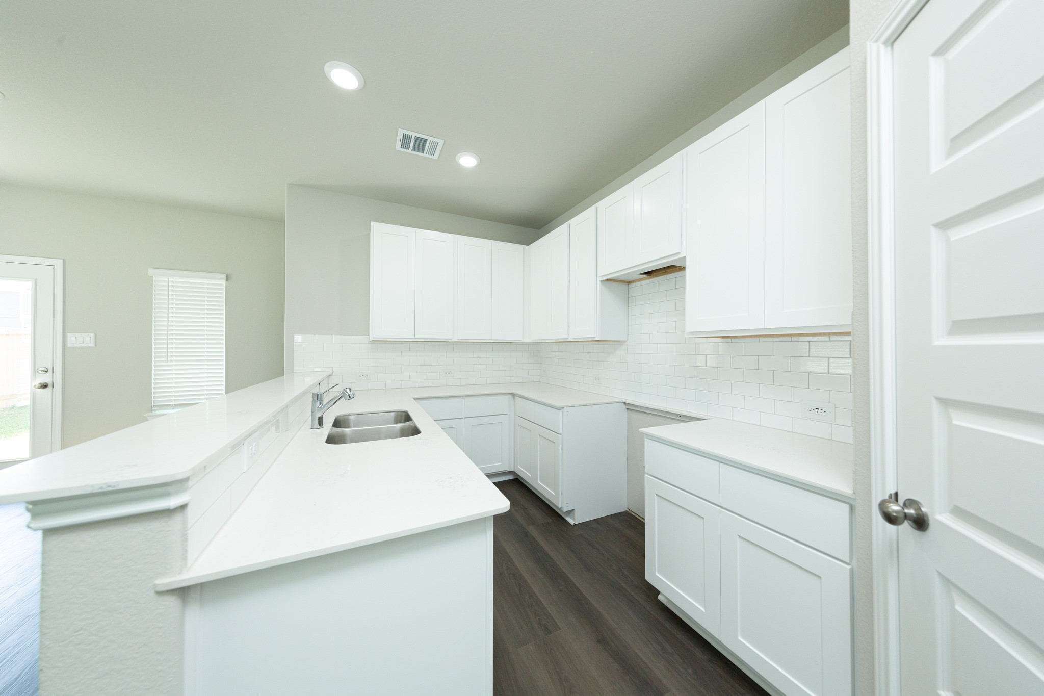 9209 Crestone Peak Drive Property Photo 7