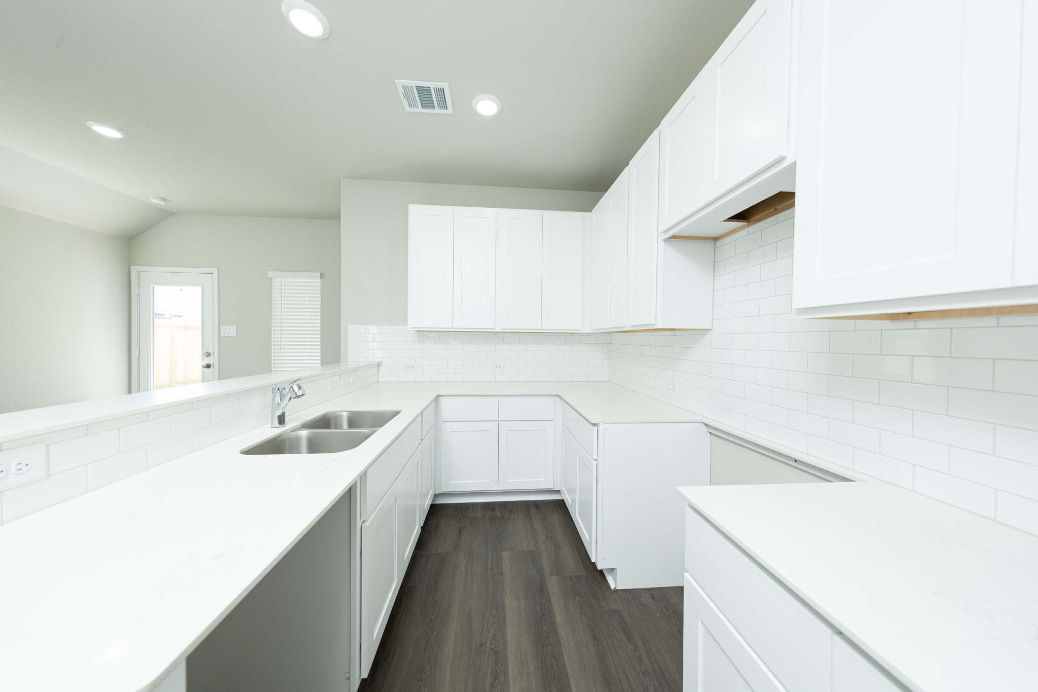 9209 Crestone Peak Drive Property Photo 8