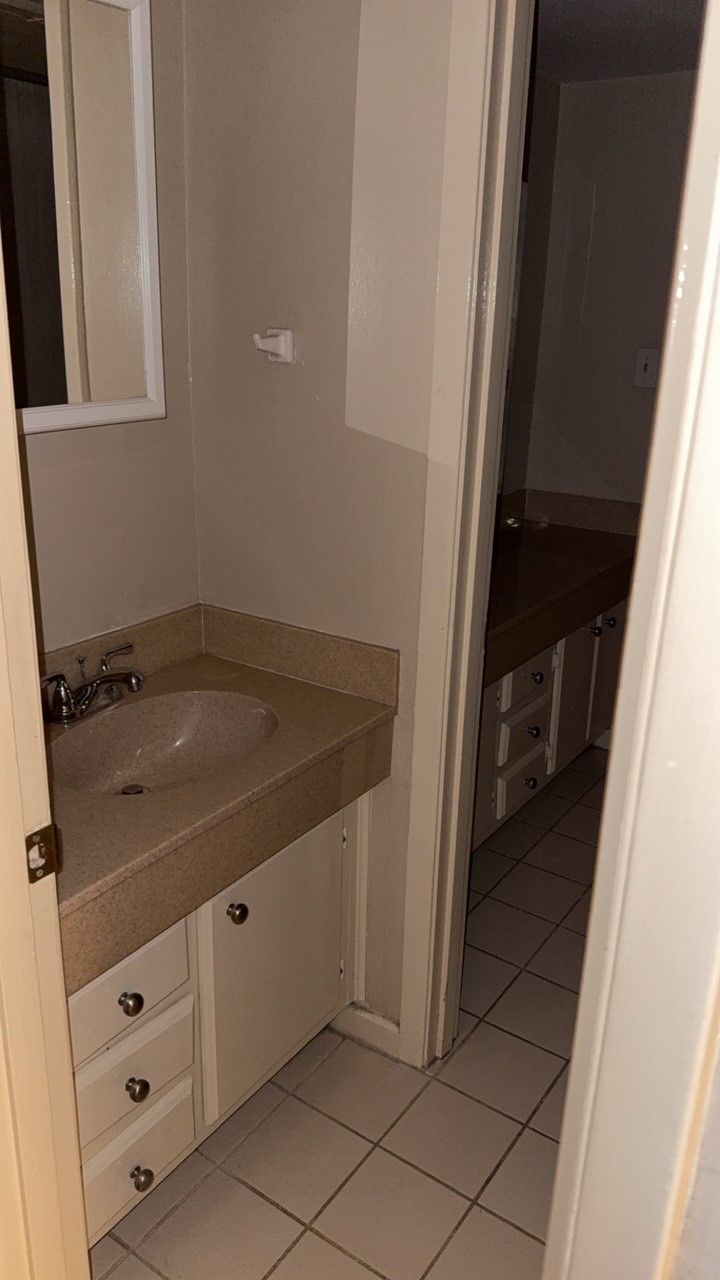3402 Timmons Lane 8 Property Photo 6