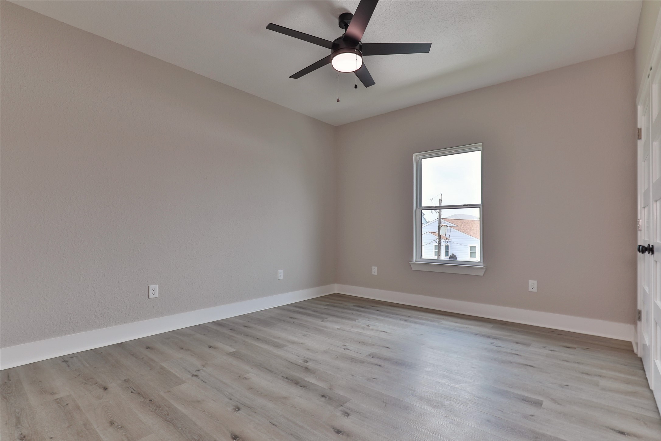 13031 Jolly Roger Drive Property Photo 29