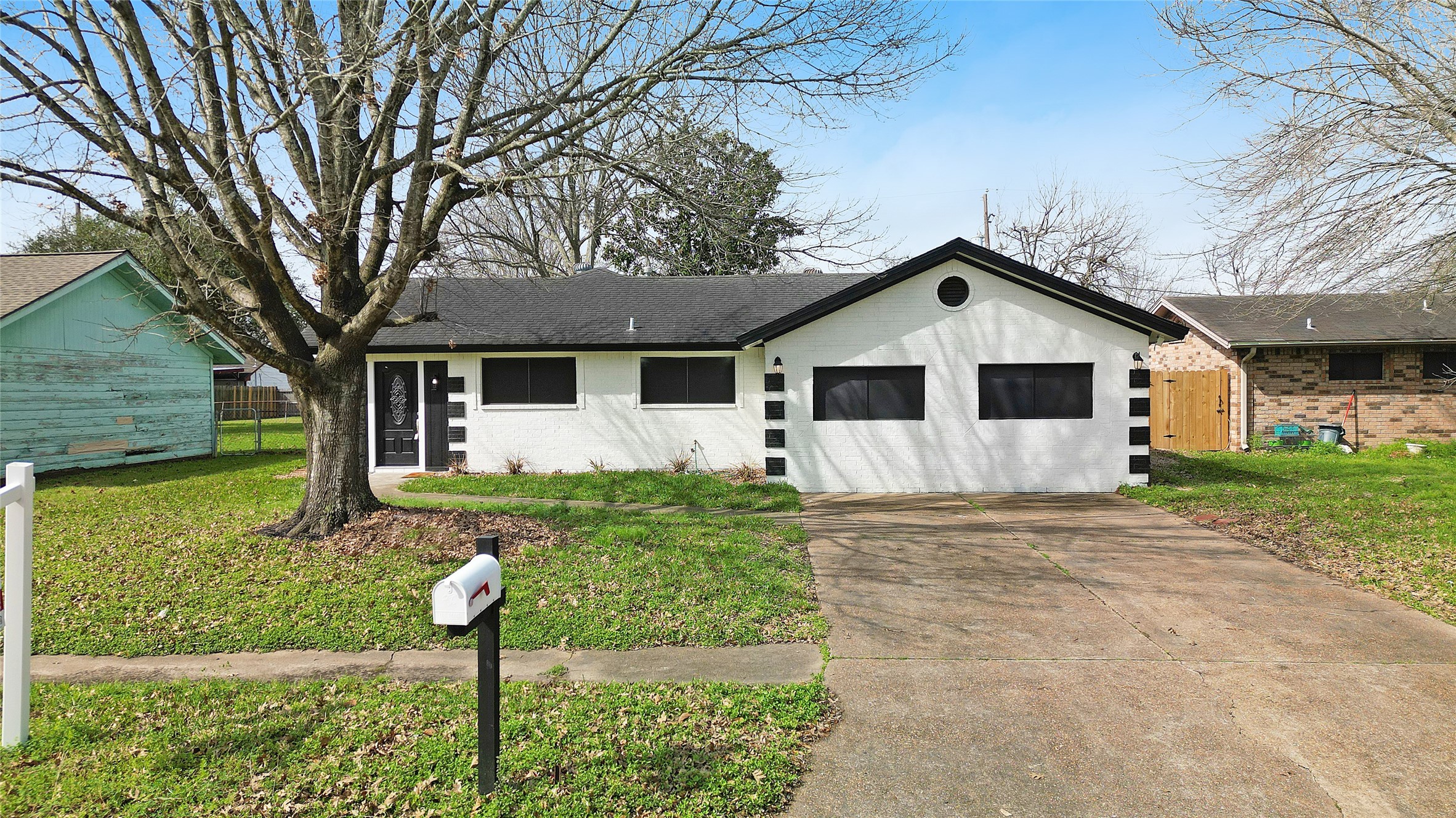 812 Whelton Dr Property Photo