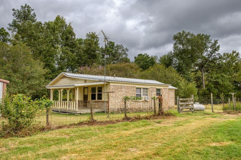4233 An County Road 163 Property Photo 3