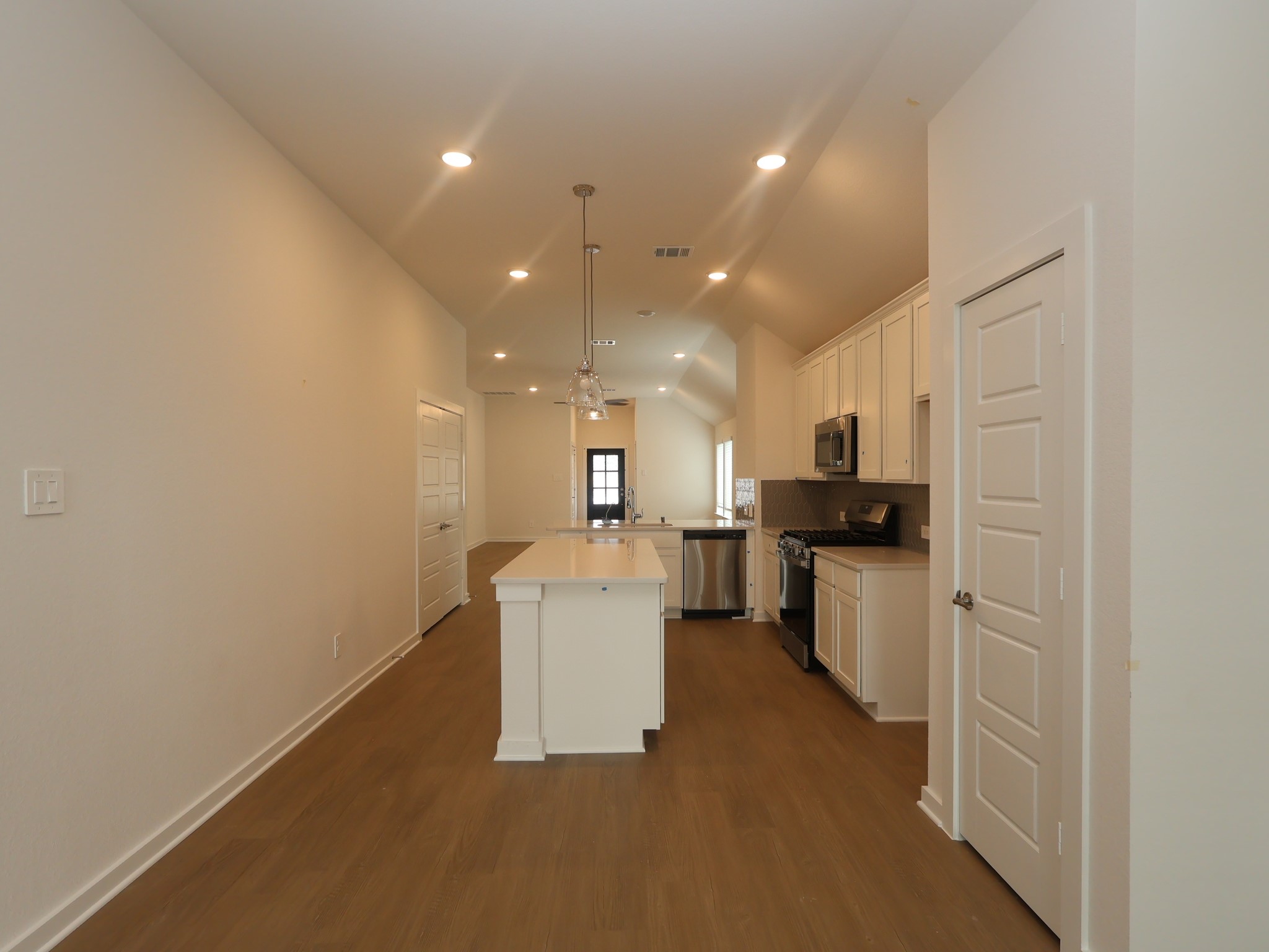 10318 Navarro Path Property Photo 3