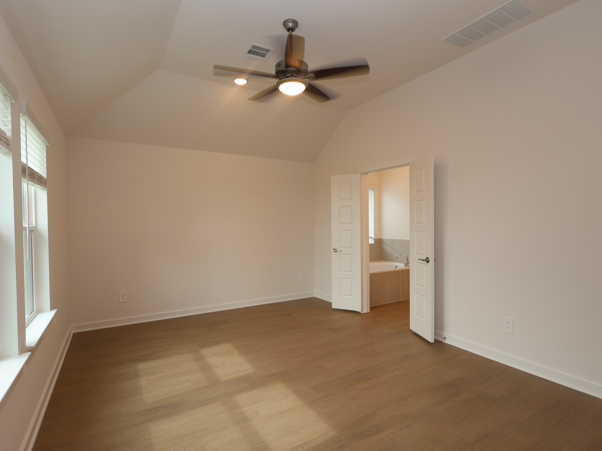10318 Navarro Path Property Photo 5
