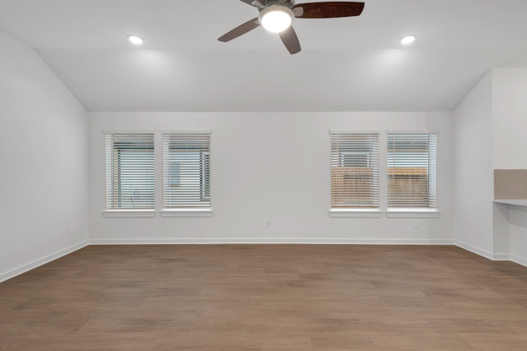 10318 Navarro Path Property Photo 12