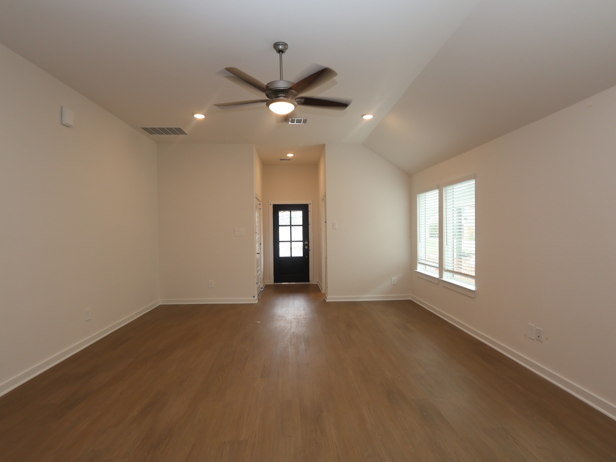 10318 Navarro Path Property Photo 13