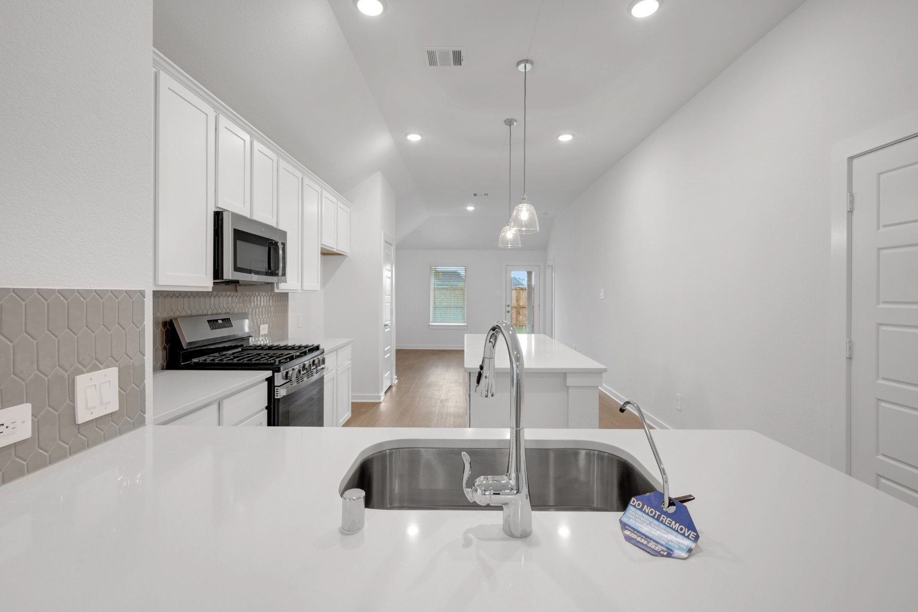 10318 Navarro Path Property Photo 13