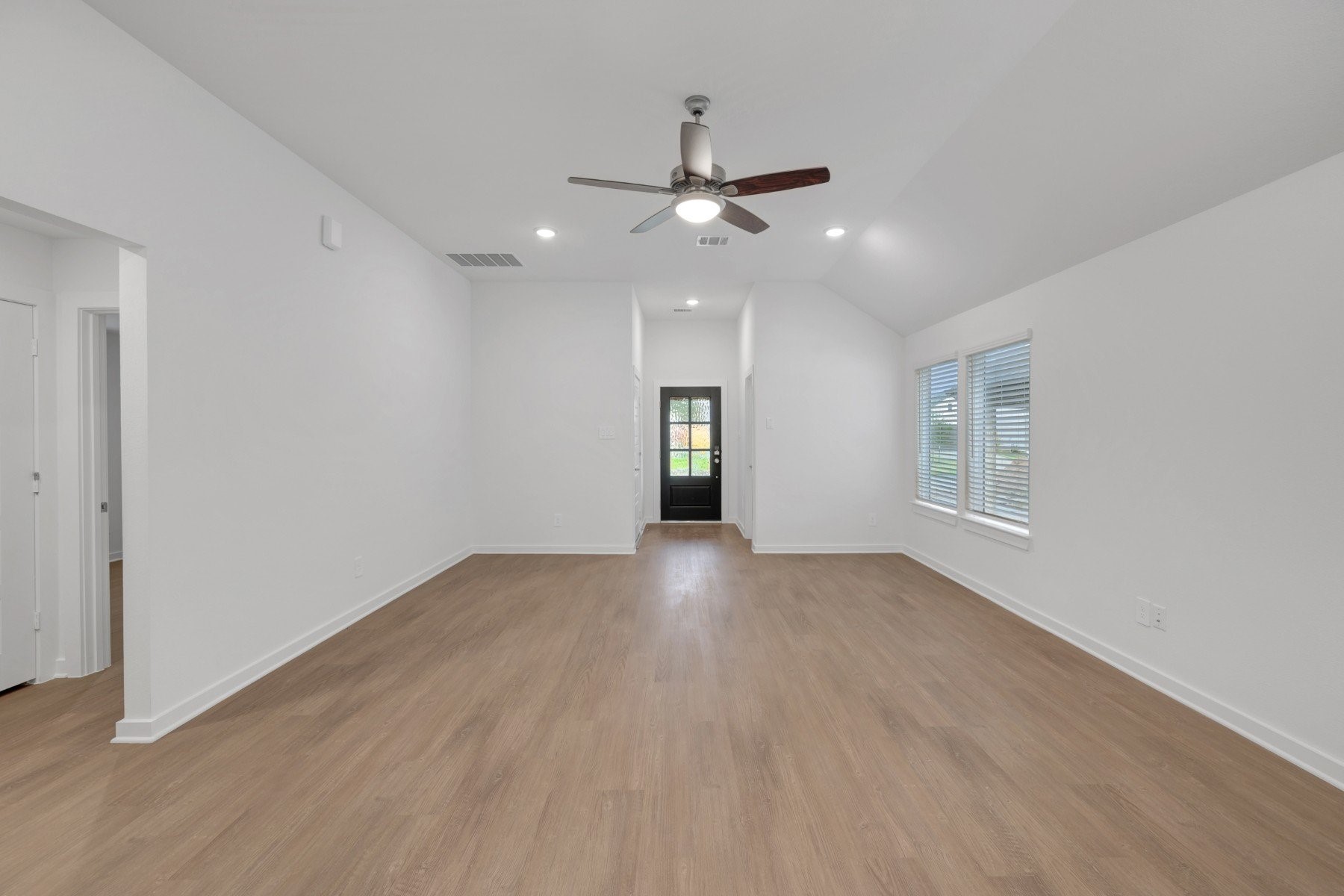 10318 Navarro Path Property Photo 15