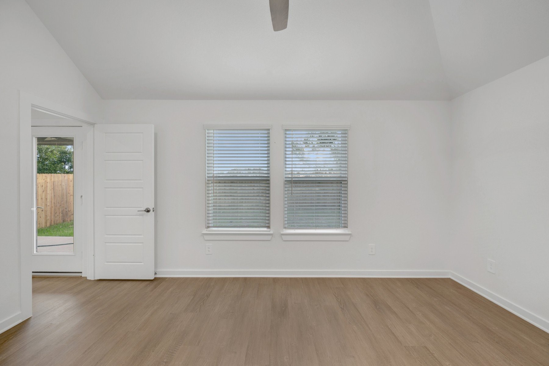 10318 Navarro Path Property Photo 35