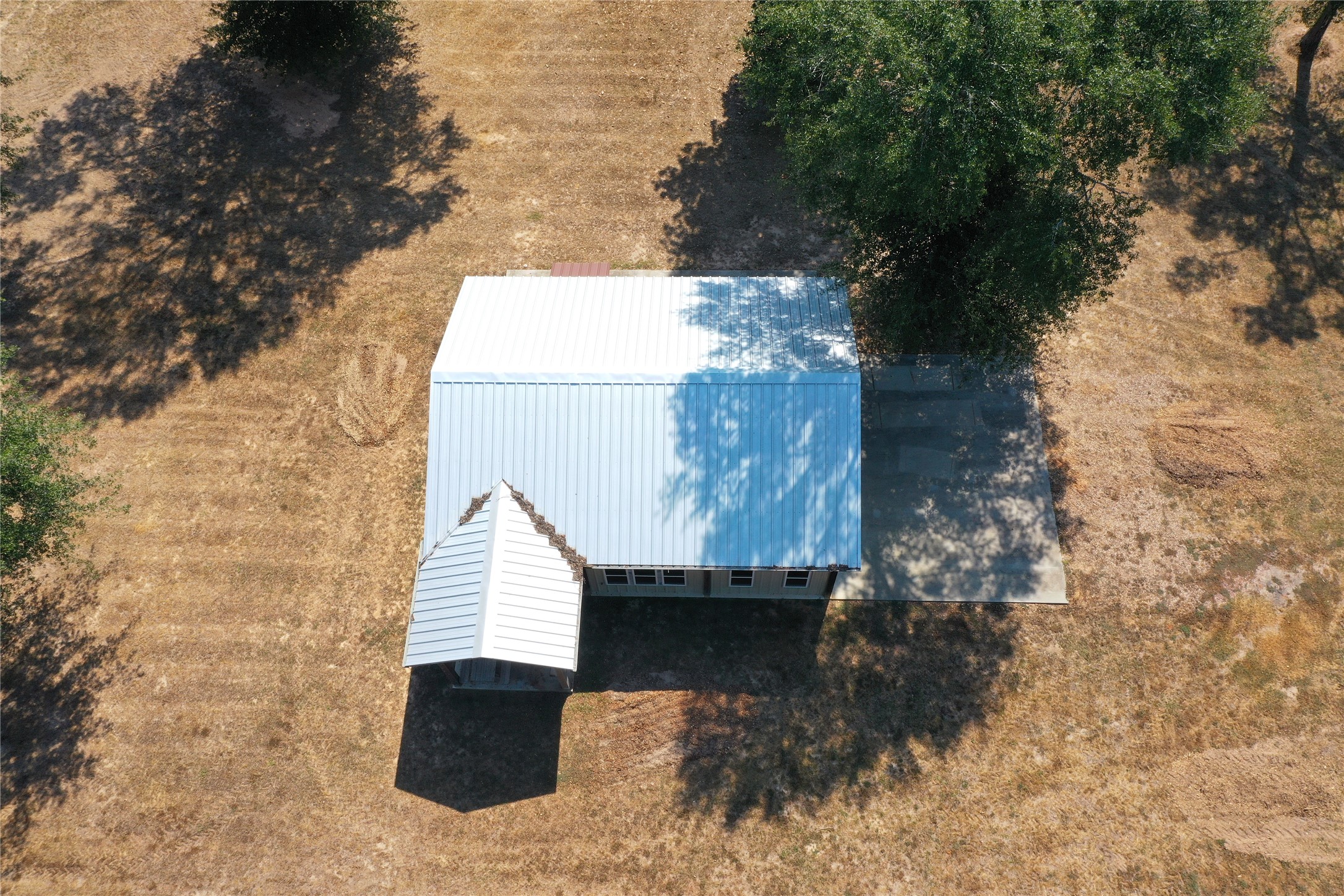 251 Everitt Rd Property Photo 3