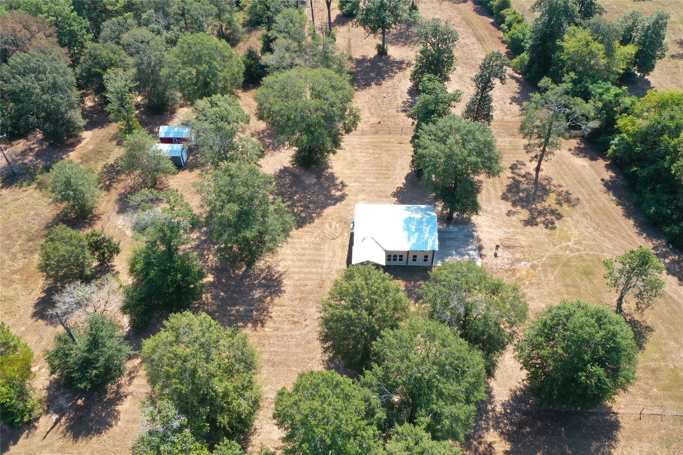 251 Everitt Rd Property Photo 4