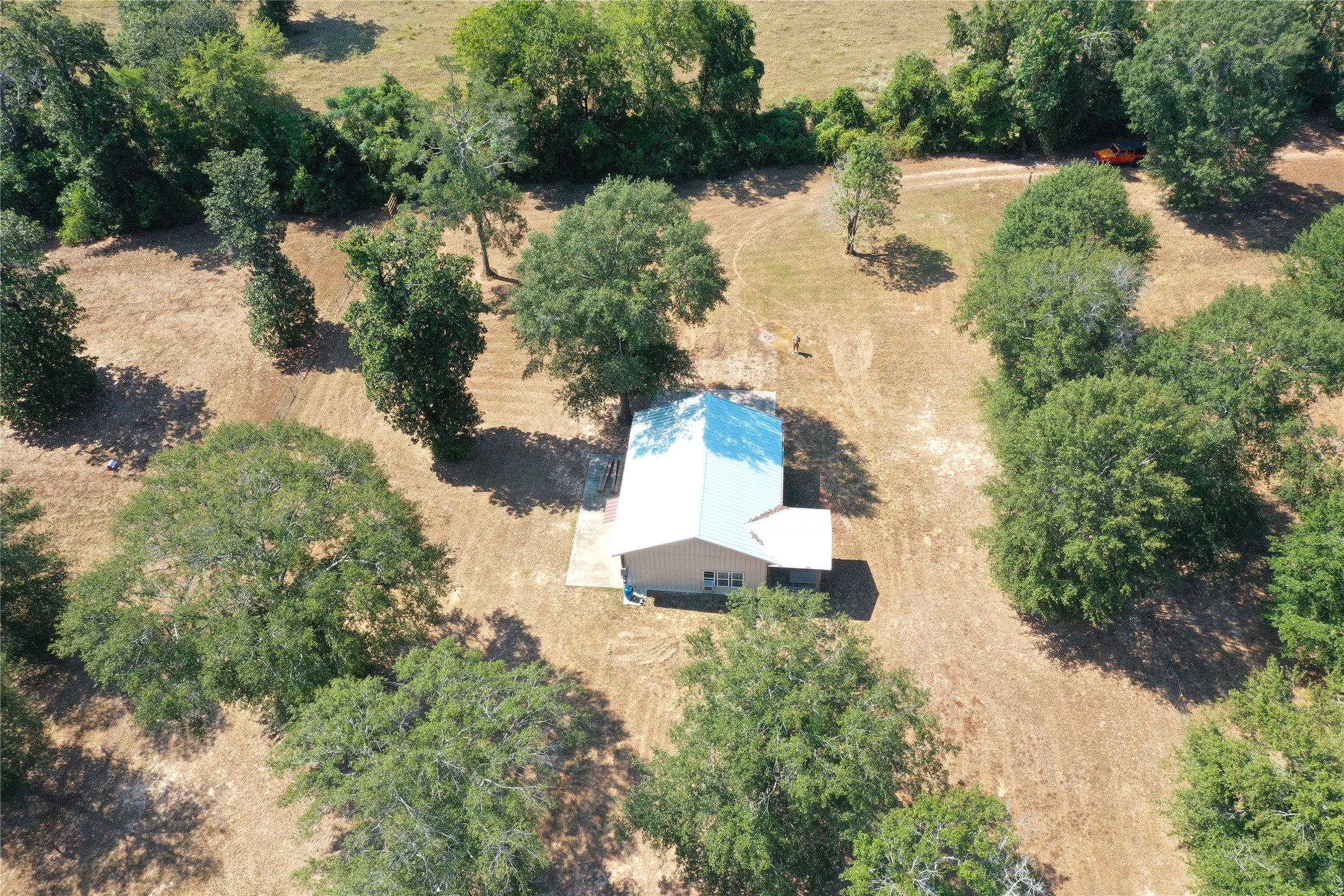 251 Everitt Rd Property Photo 5