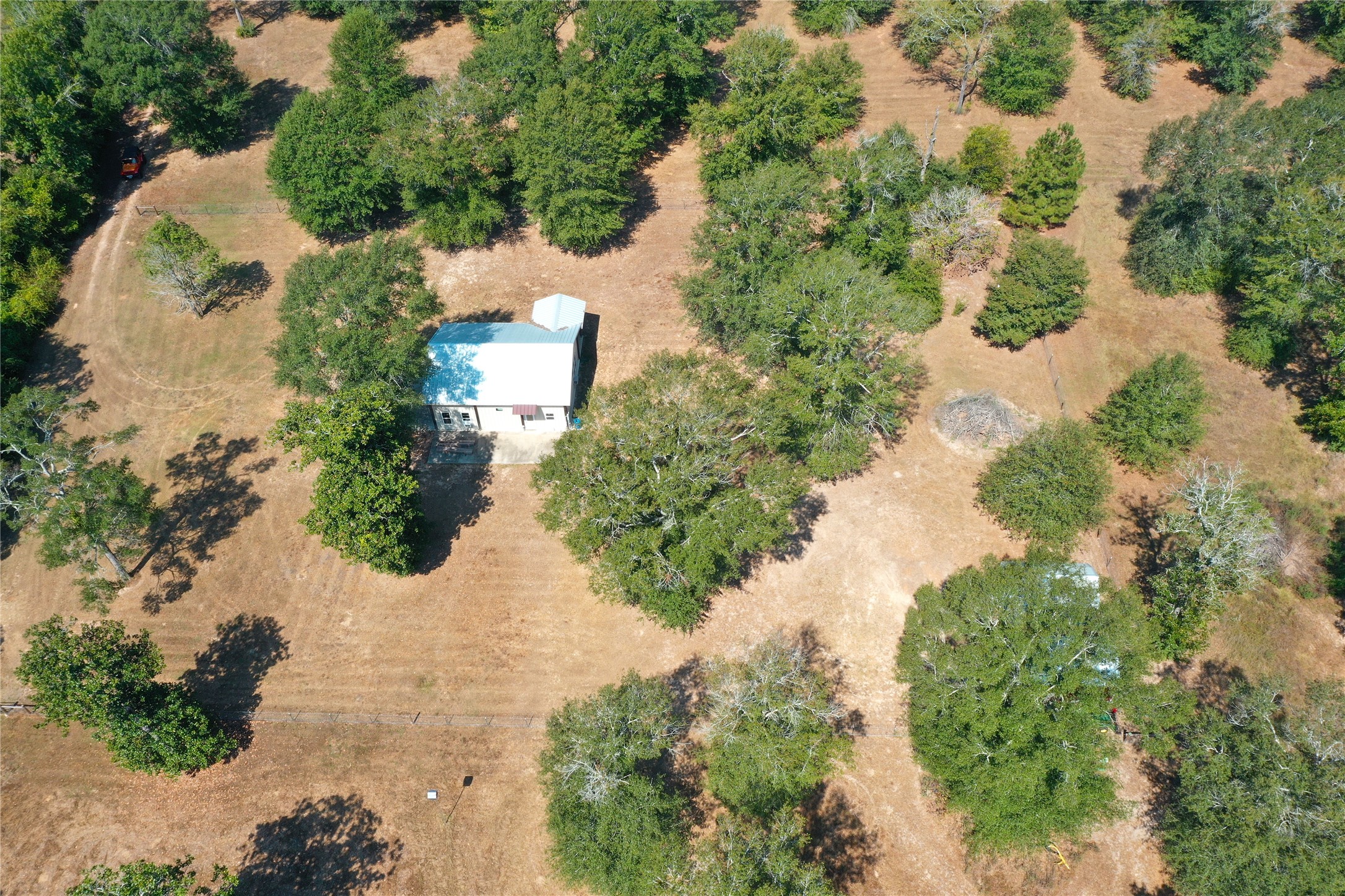 251 Everitt Rd Property Photo 6