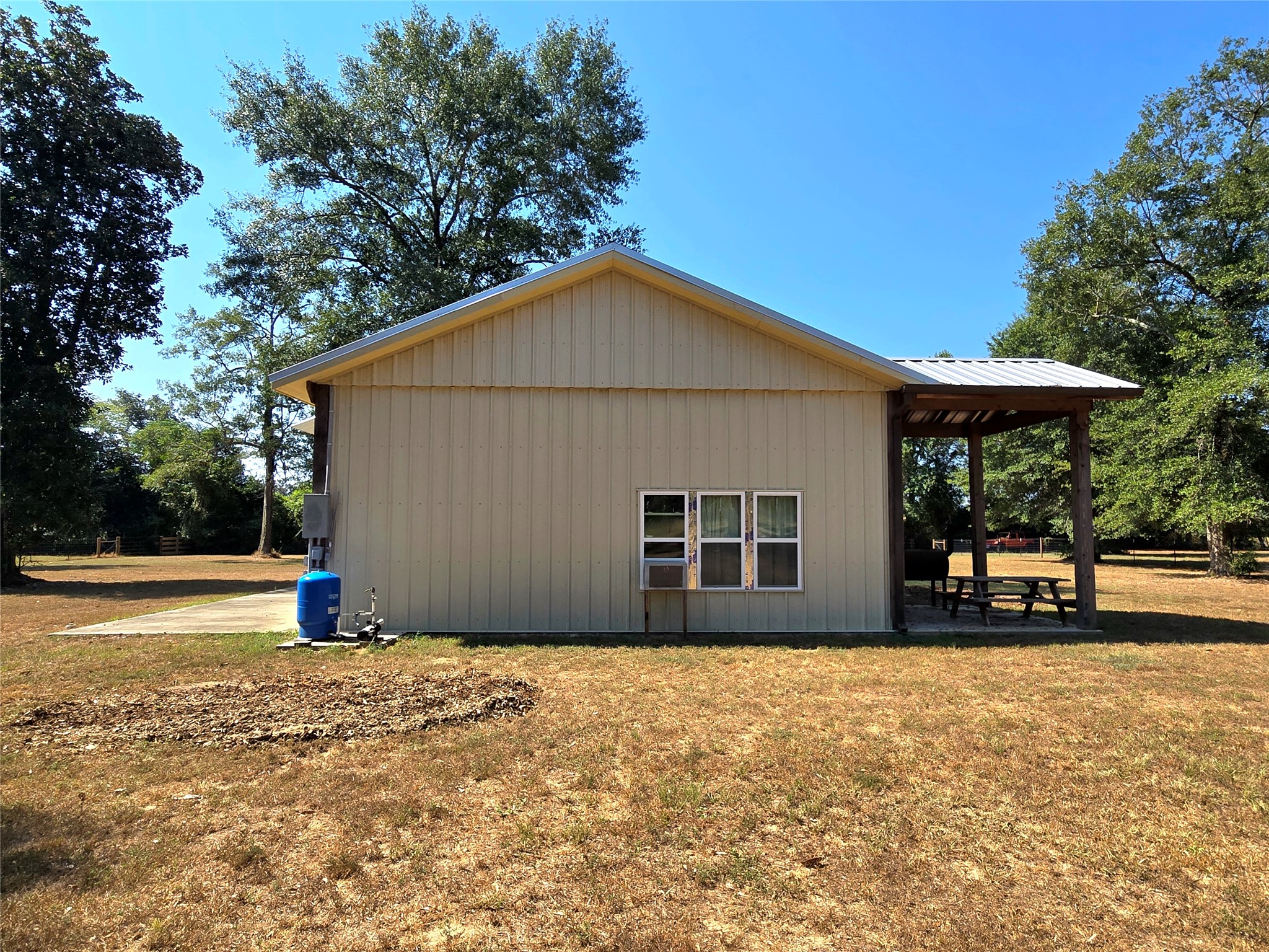 251 Everitt Rd Property Photo 12