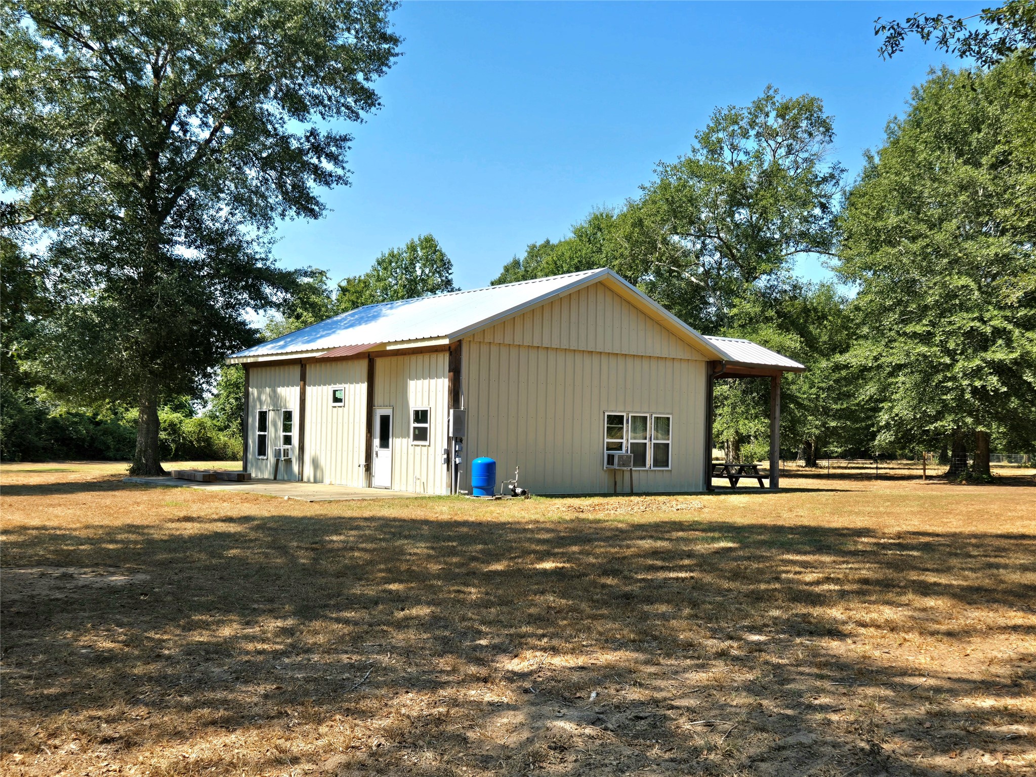 251 Everitt Rd Property Photo 13