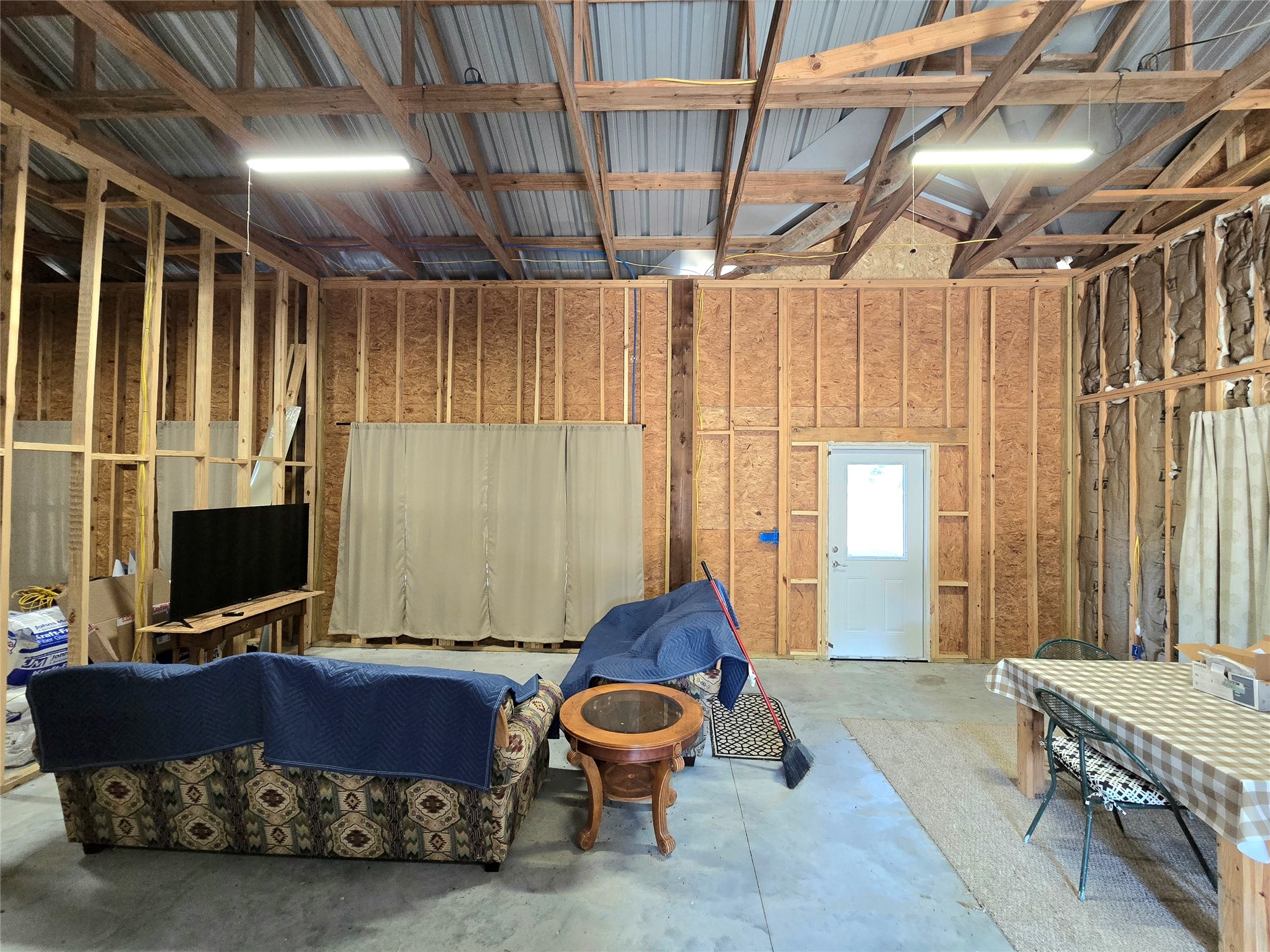 251 Everitt Rd Property Photo 40