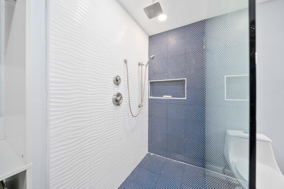 2714 Vancouver Drive Property Photo 19