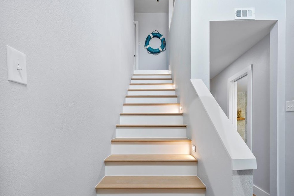 2714 Vancouver Drive Property Photo 21