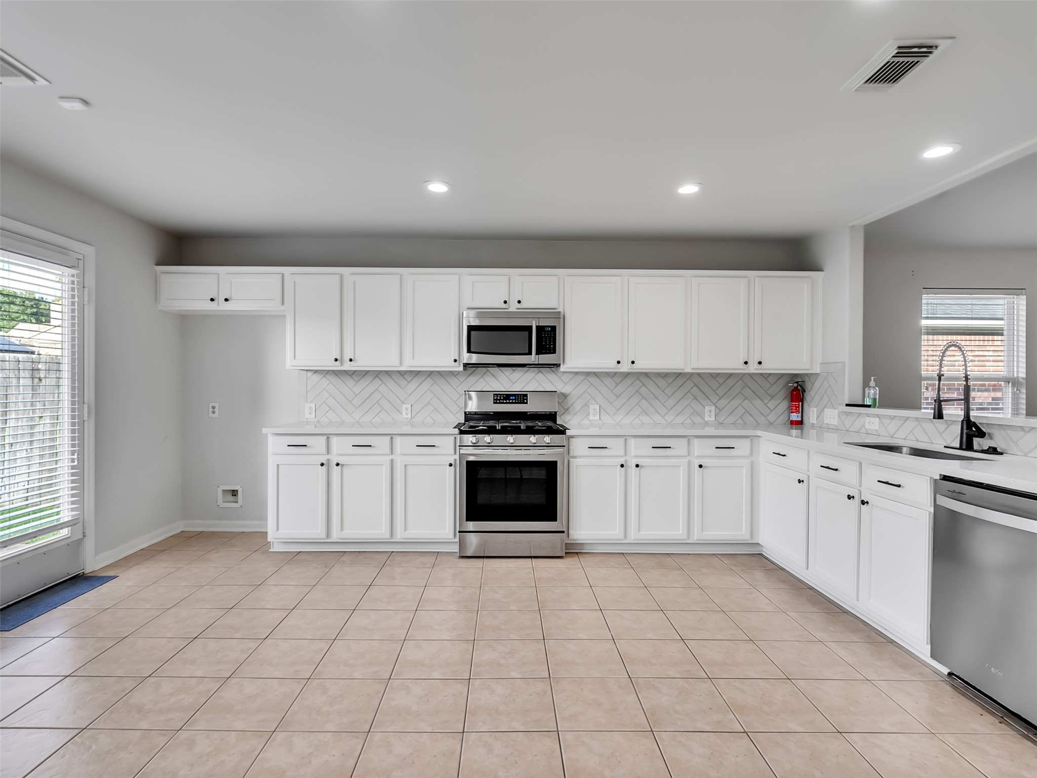 21518 Gannet Peak Way Property Photo 12