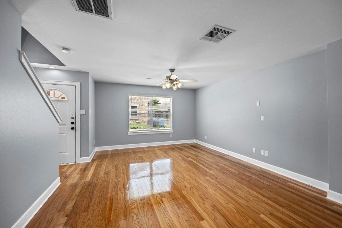 5951 South Loop E 50 Property Photo 3