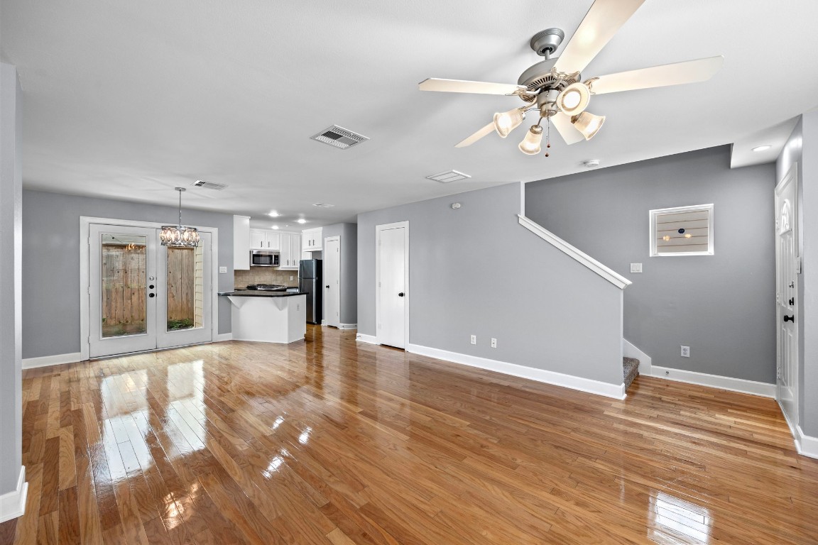 5951 South Loop E 50 Property Photo 5