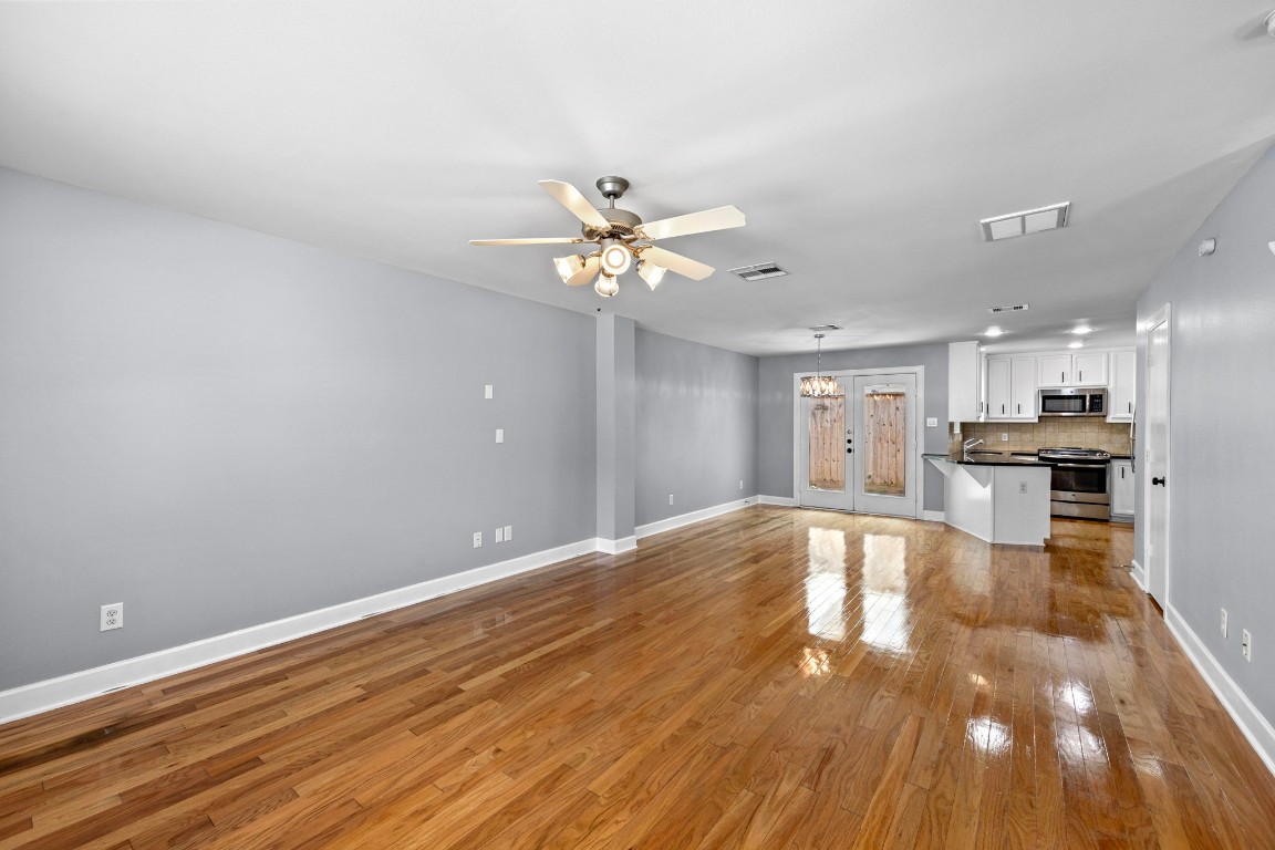 5951 South Loop E 50 Property Photo 6