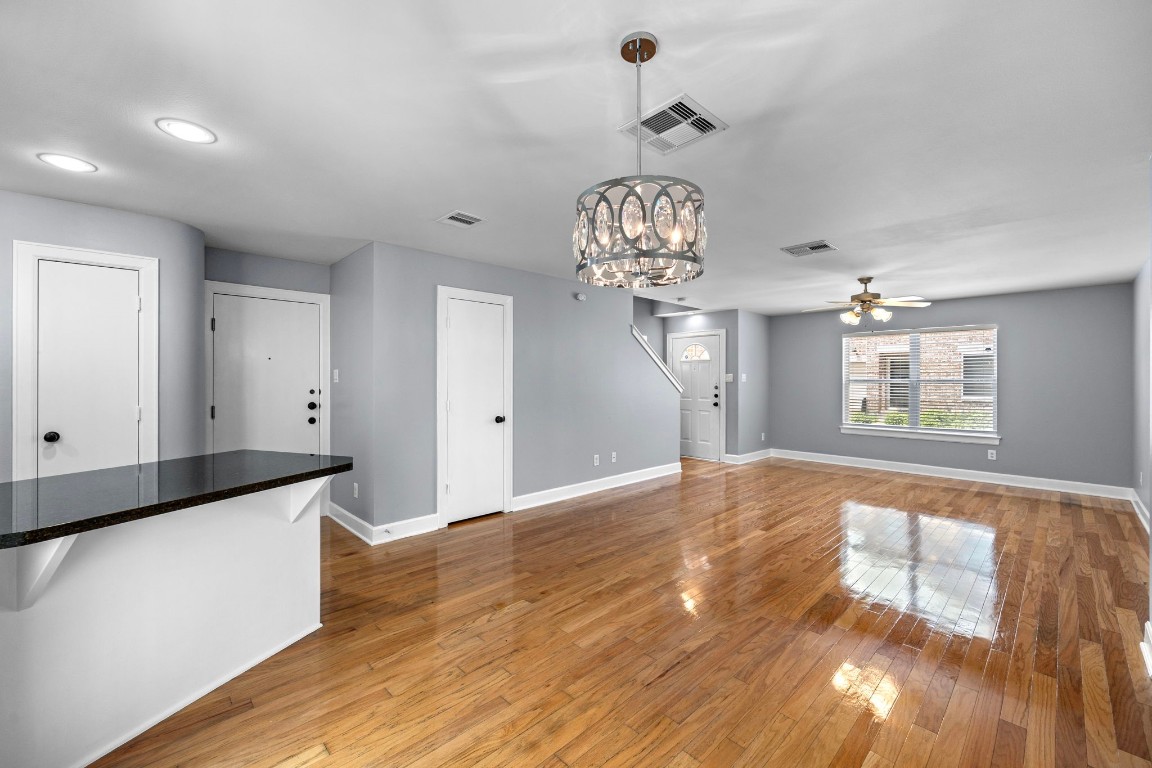5951 South Loop E 50 Property Photo 11