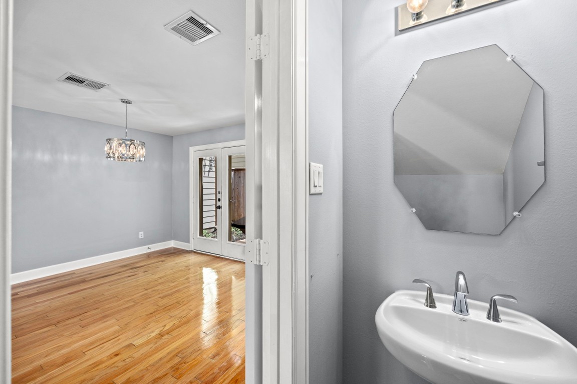 5951 South Loop E 50 Property Photo 12