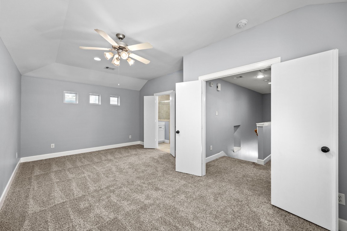 5951 South Loop E 50 Property Photo 13