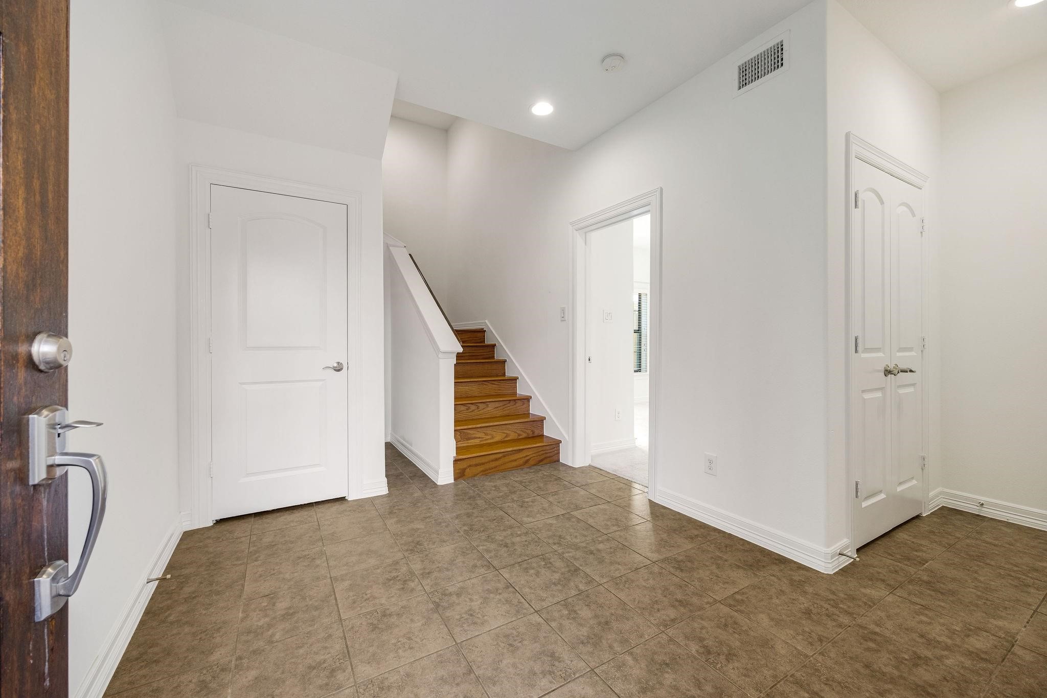 1146 Hempstead Villa Lane Property Photo 4